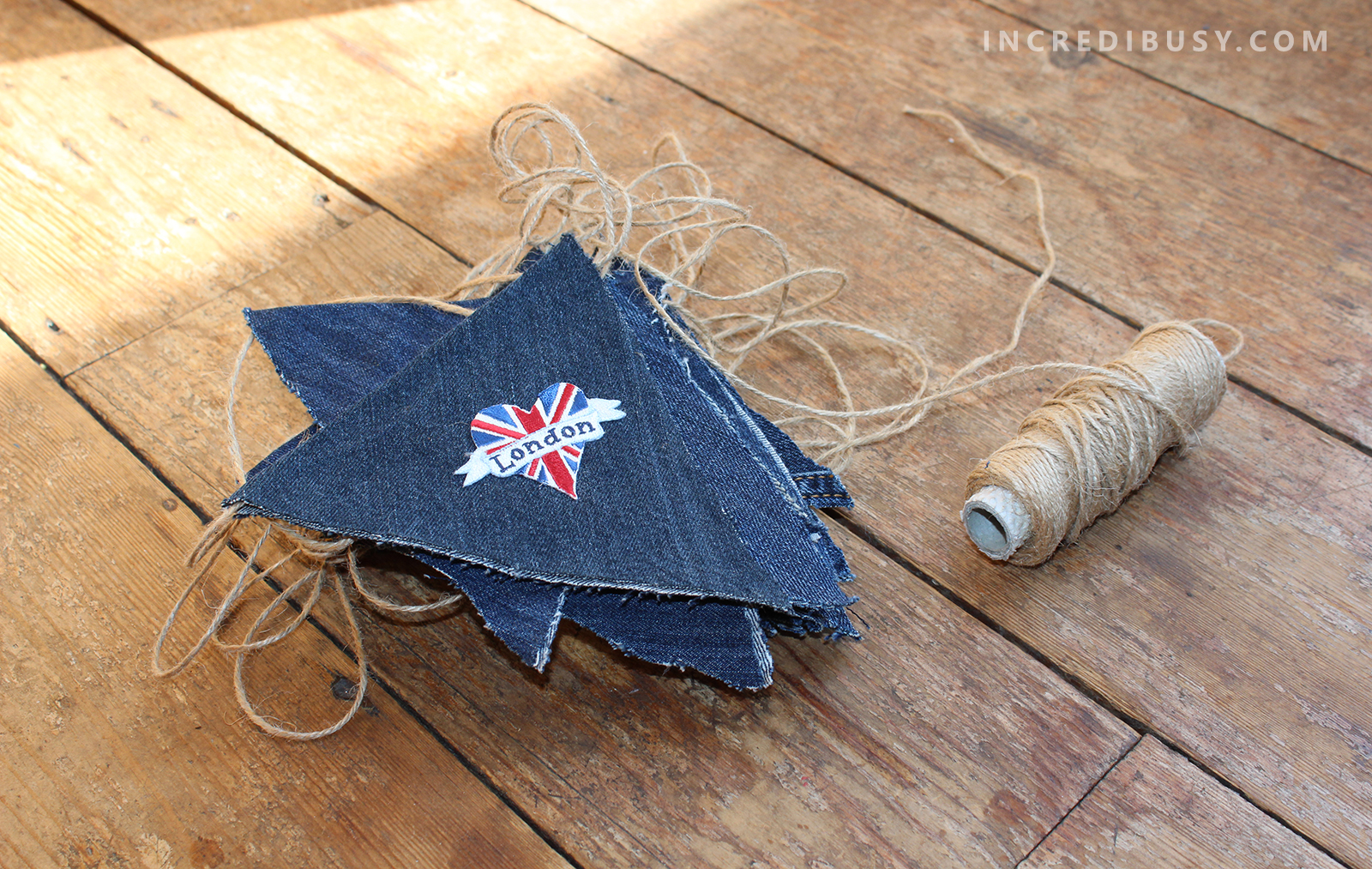 Denim-Jeans-Bunting-DIY-in-a-pile